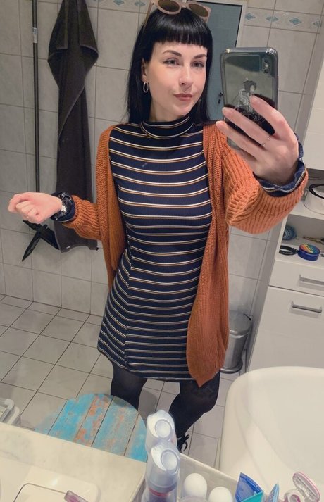 romisu adult actress picture