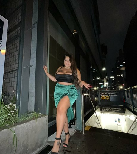 Greekgoddess204 model beautiful photos