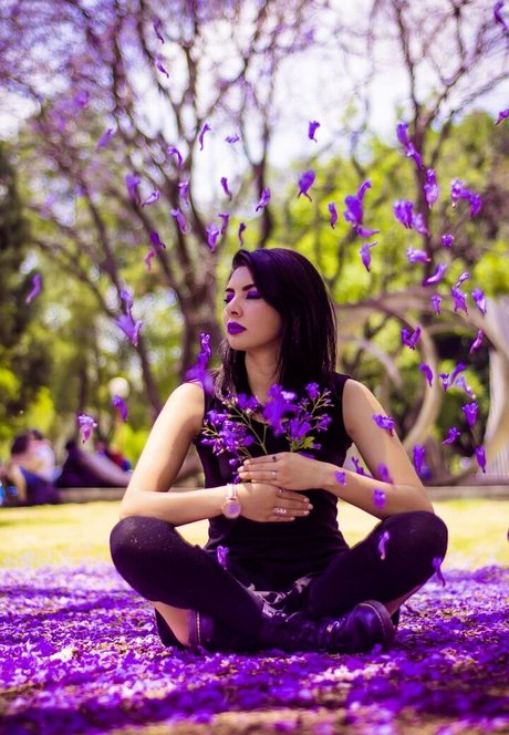 Katrina Schwarz model art pics