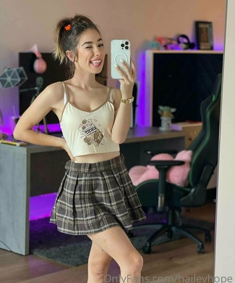 Hailey Hope naked pornstar archive