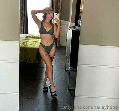 Hailey Hope nude star archive