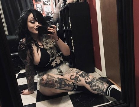 Screamqueen68 porn star picture