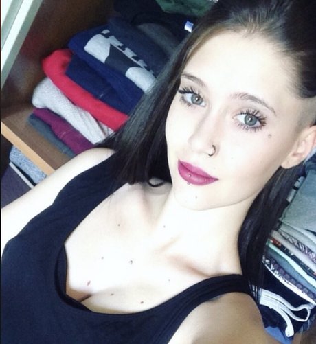 eleperuffo_ erotic pornstar pic