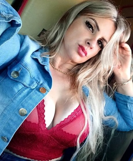 Felina Cris pretty pornstar gallery