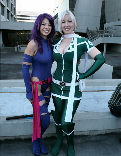 BelleChere naked actress photos