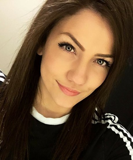 KayPea pornographic actress pictures