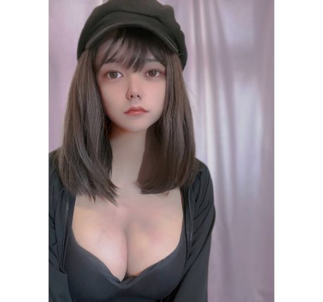 Maya Takamiya hot model pics