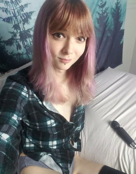 Erynmelts art actress photos