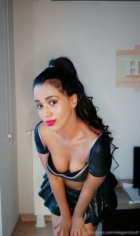 Heamy2020 naked model images