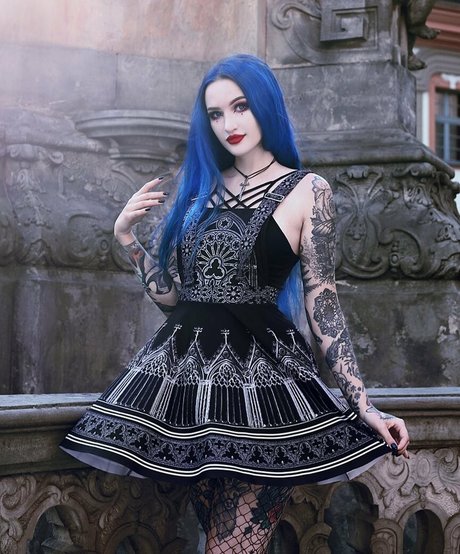 BlueAstrid beautiful model img