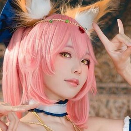 Ely Cosplayer nudes pornstar pictures