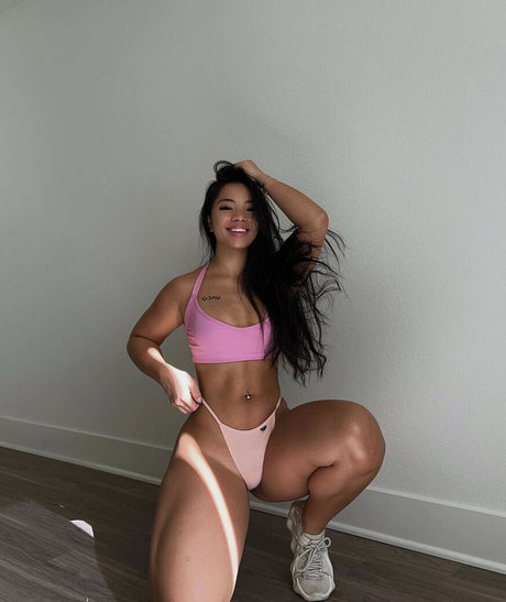 Cainguyeen star sexy galleries