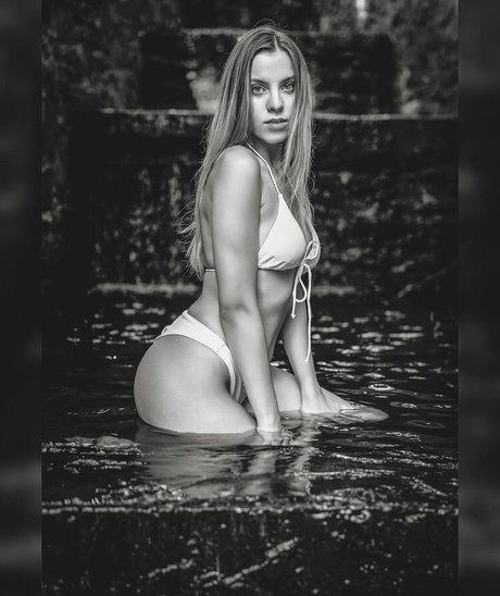 lisaluxx official porn model pictures