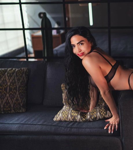 Mayra Rivera exclusive model image