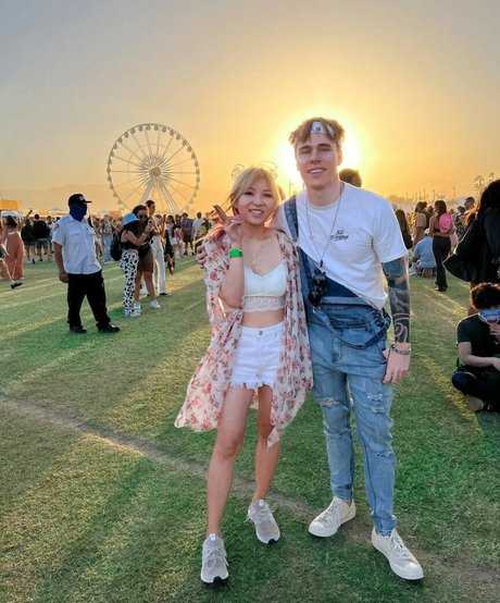 Yvonneflinetv star pornographic archive