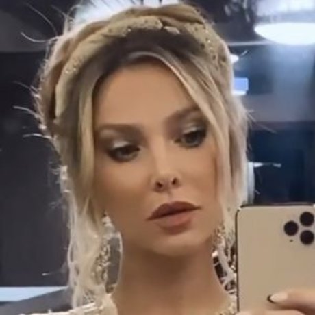 Sophie Hermann model free pictures