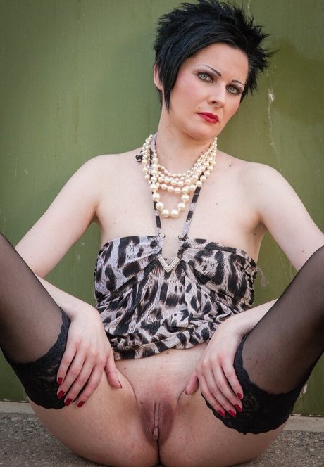 InaBlue art actress img