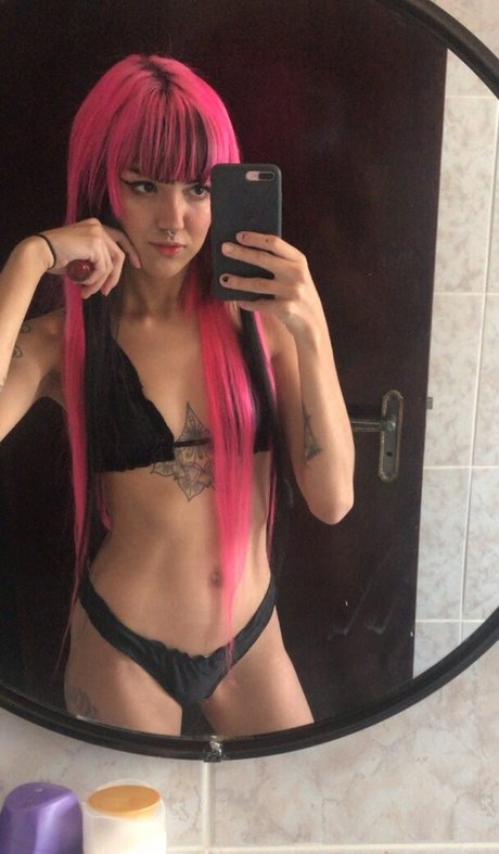 YoiFox nude star images