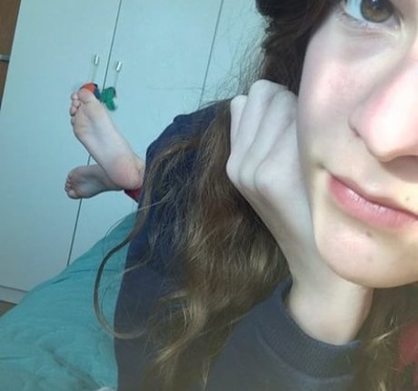 Thata Big Soles model erotic photo