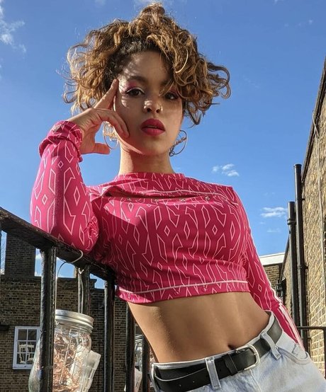 Moya Lothian McLean hot model photos