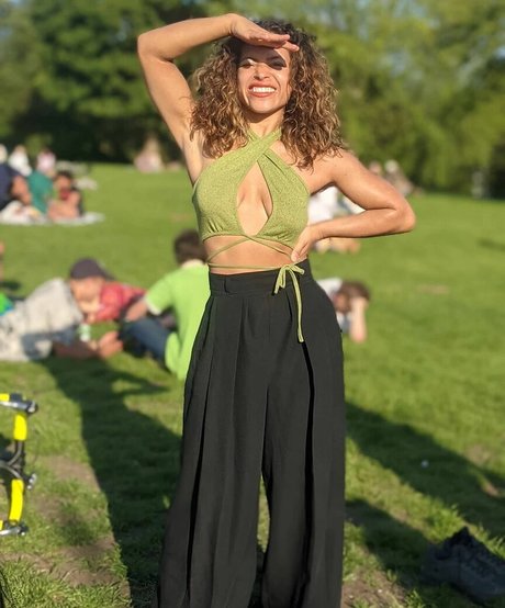 Moya Lothian McLean art star pic