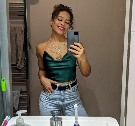 Moya Lothian McLean pornstar perfect archive