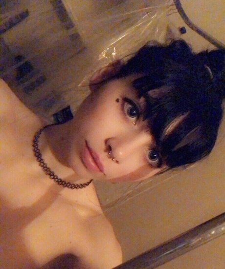 quinnie666 model pornographic photos