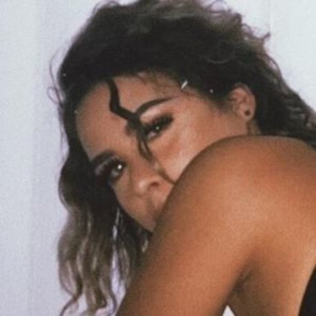 Alexis Pierce star beautiful photos