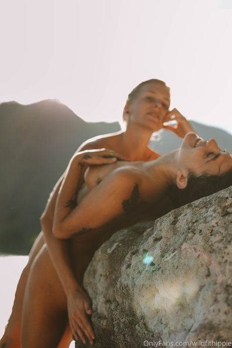 Karena Thompson hot star pics