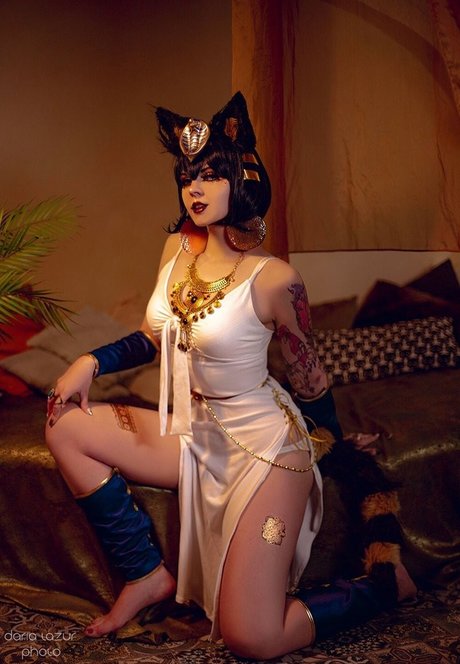 Bizarre Deer top actress photo