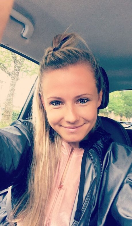 Julia Simic model exclusive gallery