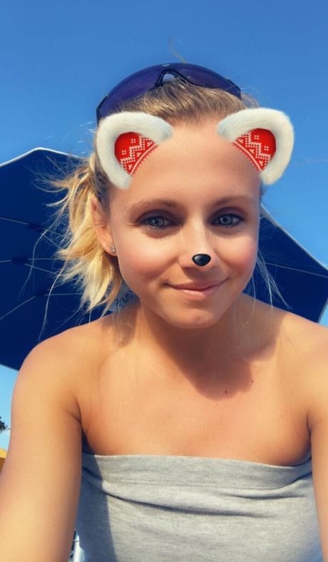 Julia Simic star pornographic image