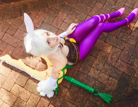 Elfvie nudes model picture