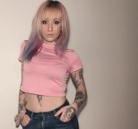 Redfoxy12 porn star image