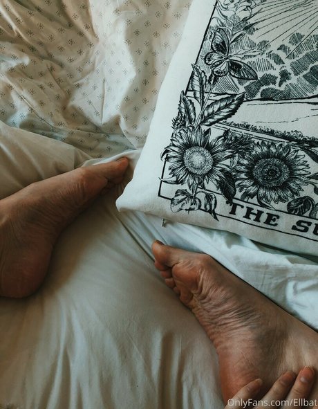 Ellbat sexy pornstar photos