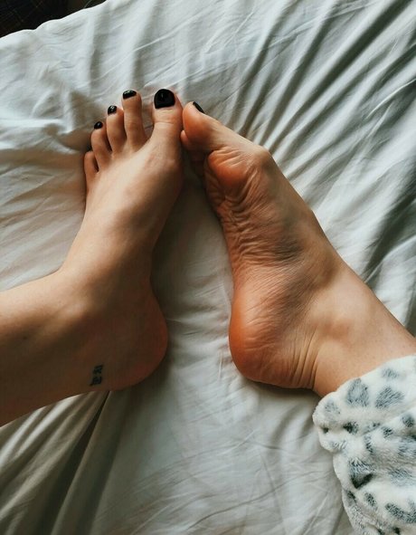 Ellbat naked star images