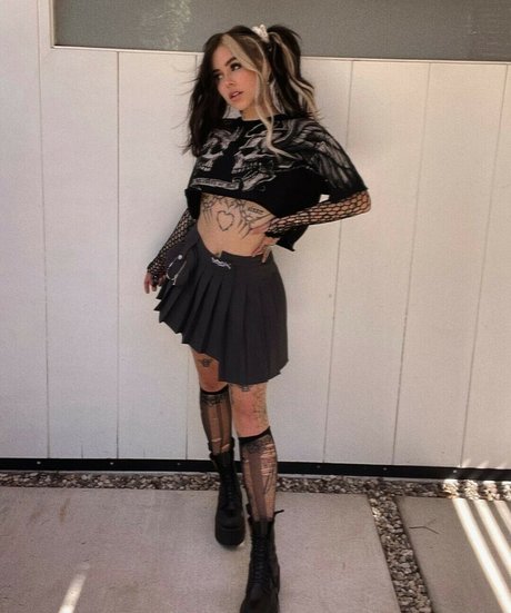 CrayCraysounds nudes model img