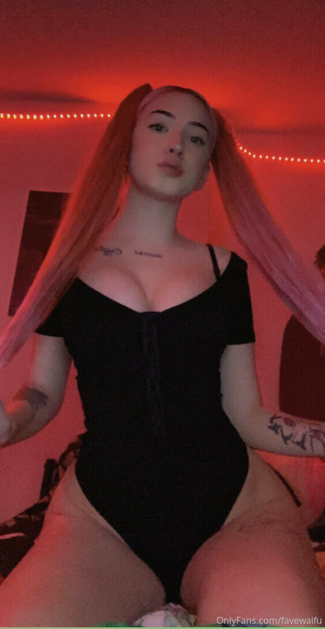 Favewaifu pornstar hd image