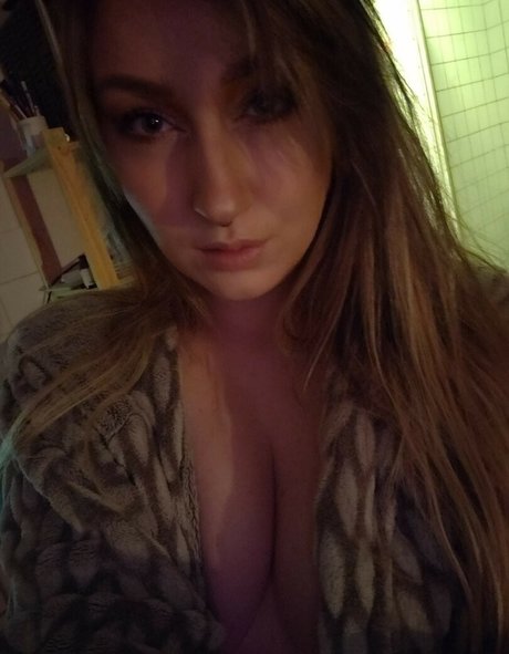 Shannanina sexy pornstar pics