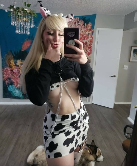 Moon IRL erotic model photo