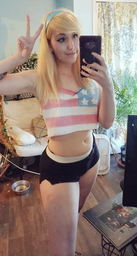 Moon IRL xxx model gallery