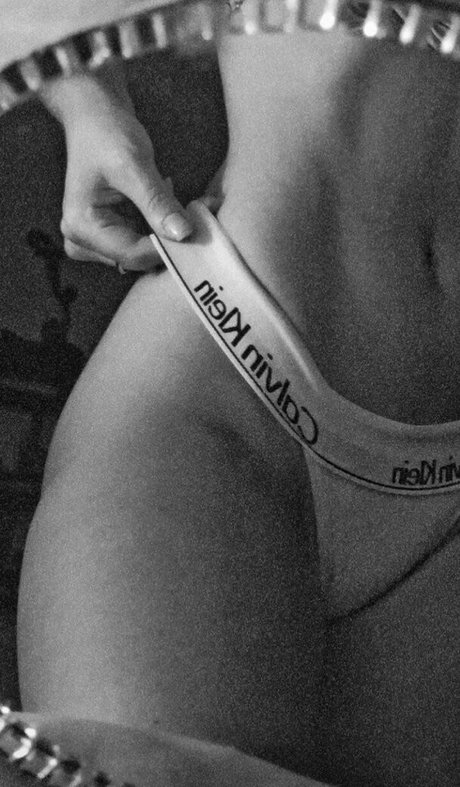 Flor Laneve model sexy picture