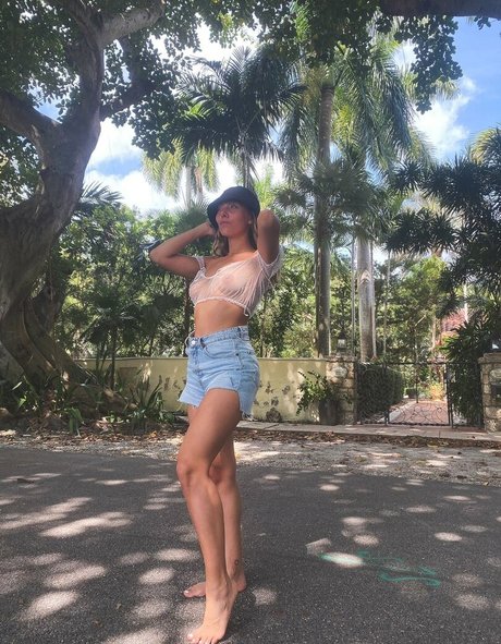 Larissasskin1 pornstar xxx img