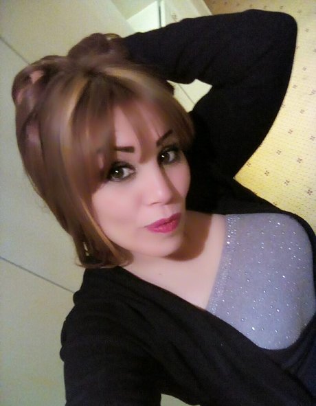 Aida Saad model perfect photo