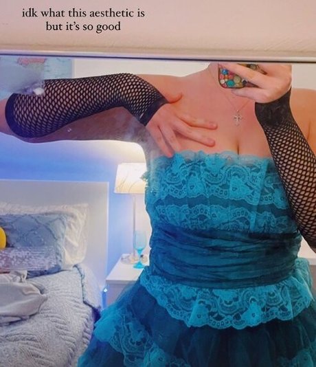 Emma Topps art actress photos