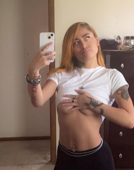 Theemanic pretty pornstar image