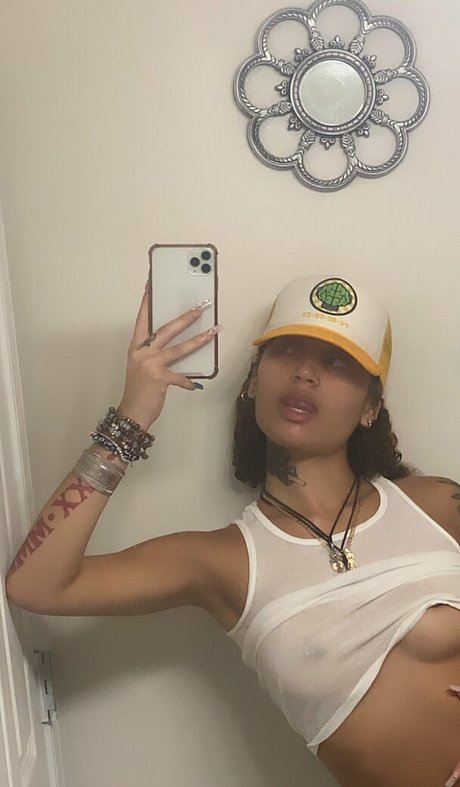 Theemanic porn star picture