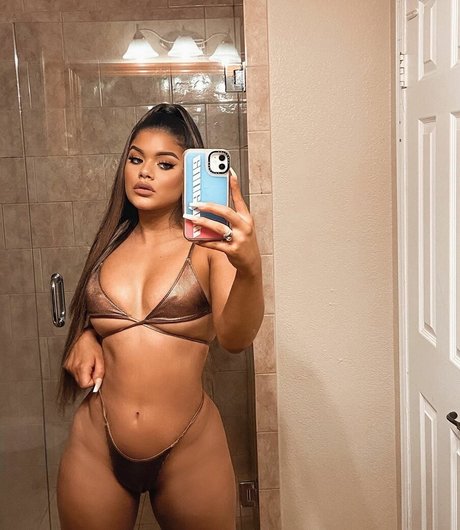 Dayanna Comas star porn images