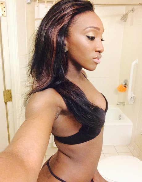 Dnay Baptiste hot star img