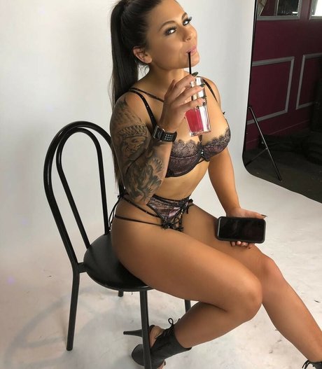 Paige Mills beautiful pornstar img